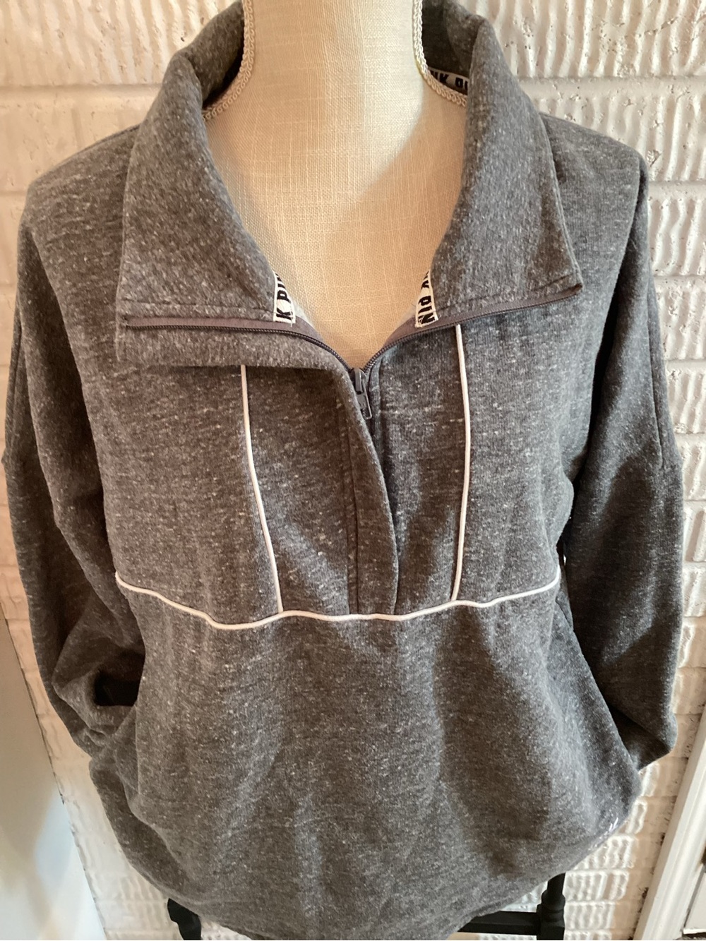 PINK Victoria's Secret Gray Slub Half-Zip Pullover Sweatshirt Size Large Logo